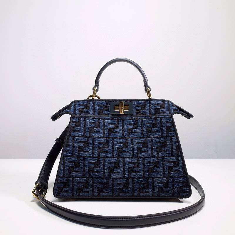 高級感のあるフェンディIconicPeekabooISeeU27cmハンドバッグ2304A000J850-FD8327-1