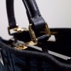 高級感のあるフェンディIconicPeekabooISeeU27cmハンドバッグ2304A000J850-FD8327-1