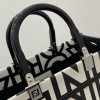 上質志向のフェンディ35cmToteハンドバッグ2304FDJ-372