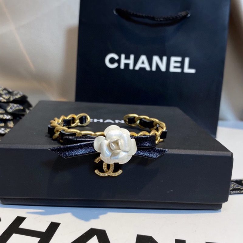 今季の新作CHANEL(シャネル)レスレットカフブレス2104YLWJ110-CHS161