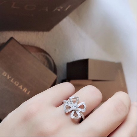 BVLGARI（ブルガリ）今季の新作リング指輪2104YLWJ115-BVJ001