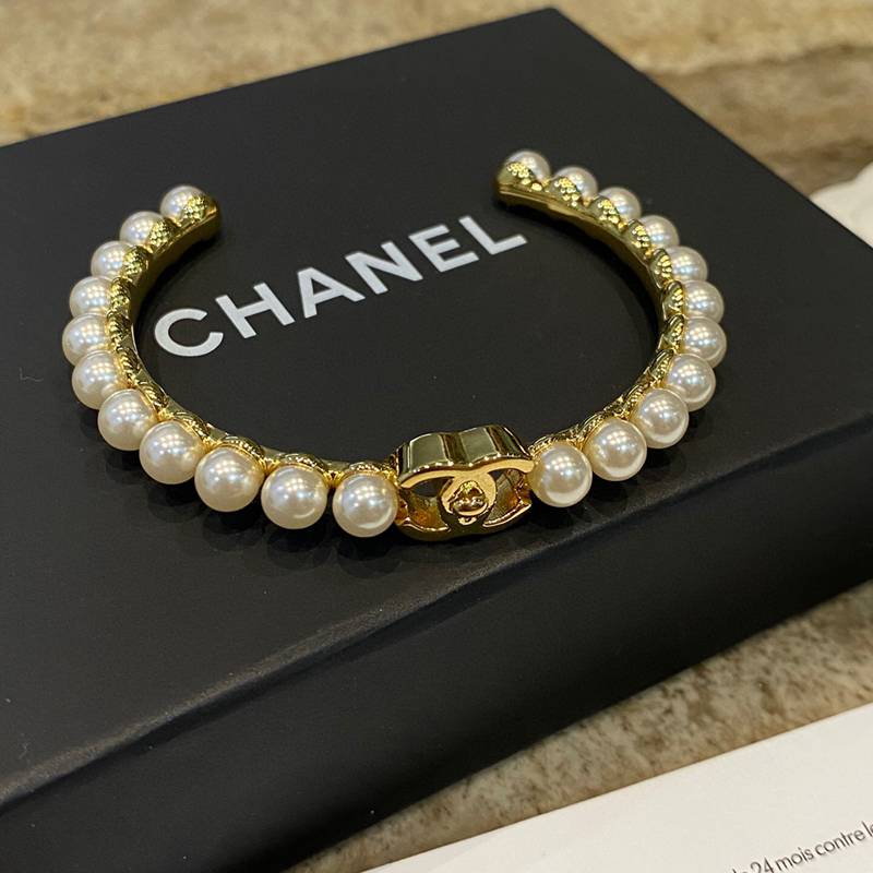 今季の新作CHANEL(シャネル)レスレットカフブレス2104YLWJ95-CHS159
