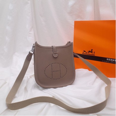スーパーコピーHERMES（エルメス）N級品エヴリン17手作りミニショルダーバッグ2107AMSJJ630-HE200