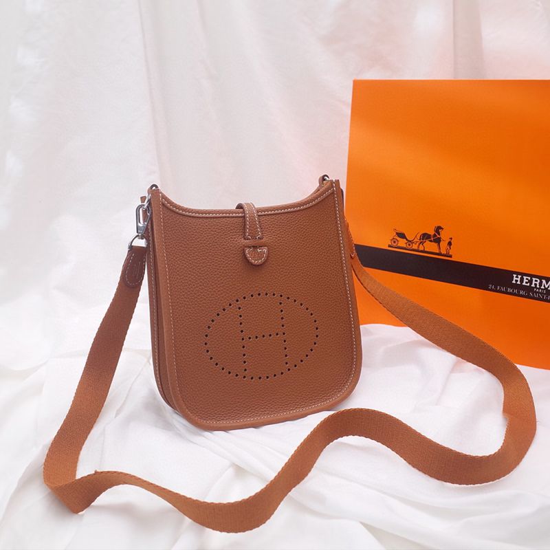 スーパーコピーHERMES（エルメス）N級品エヴリン17手作りミニショルダーバッグ2107AMSJJ630-HE206