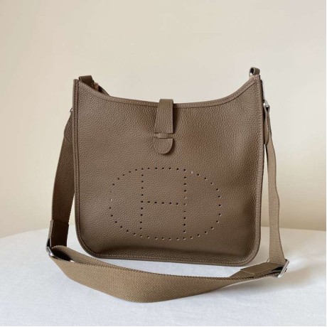 新作スーパーコピーHERMES（エルメス）N級品エヴリン大サイズショルダーバッグ2107DZJ260-HE211
