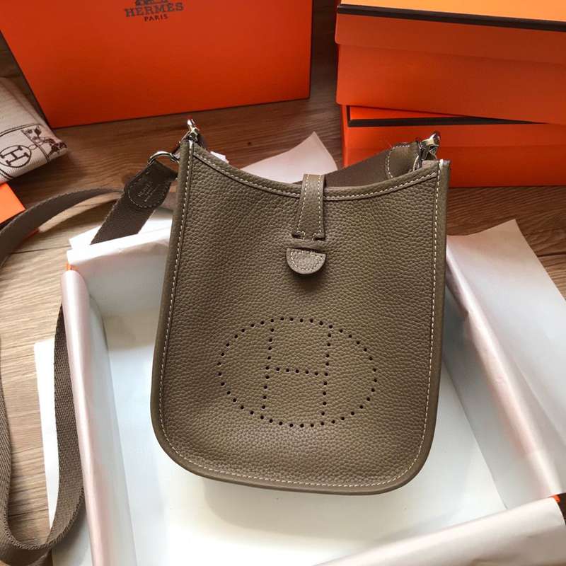 新作スーパーコピーHERMES（エルメス）N級品エヴリン17ショルダーバッグ2107HYJ260-HE181