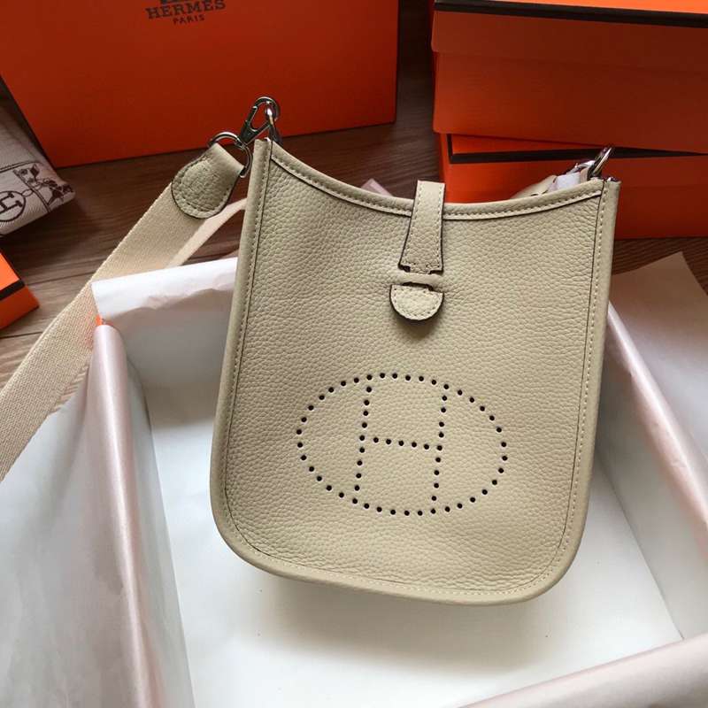 新作スーパーコピーHERMES（エルメス）N級品エヴリン17ショルダーバッグ2107HYJ260-HE182