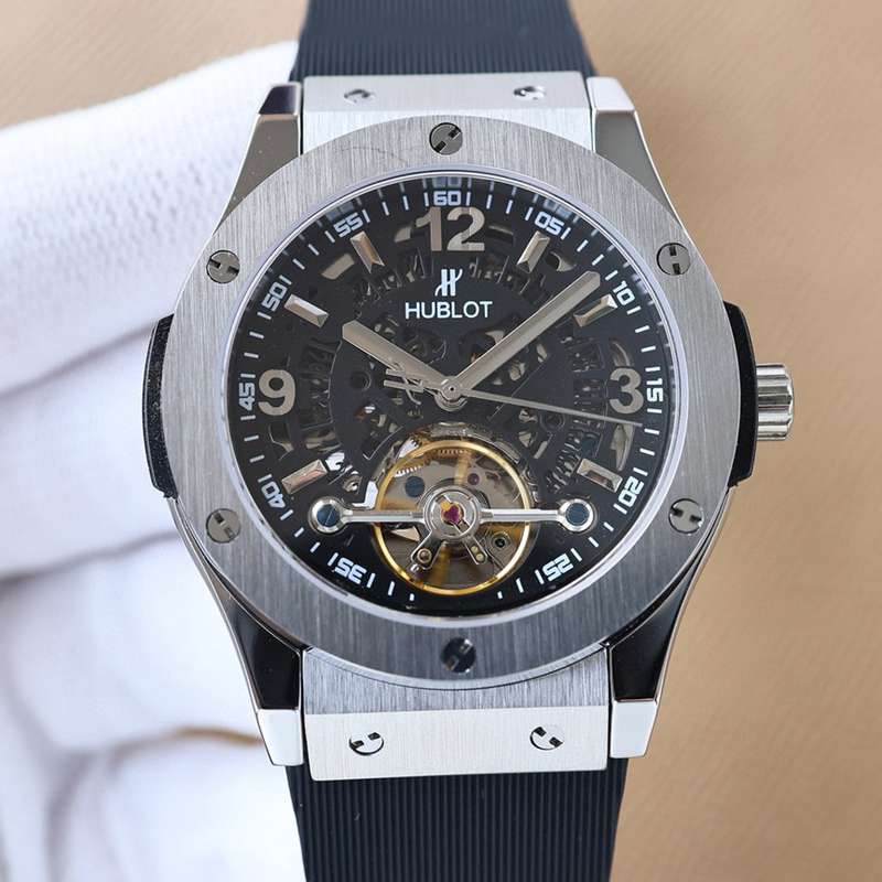 新製品ウブロ42mm自動巻き時計多機能設計腕時計A88-2023P550-HU4362