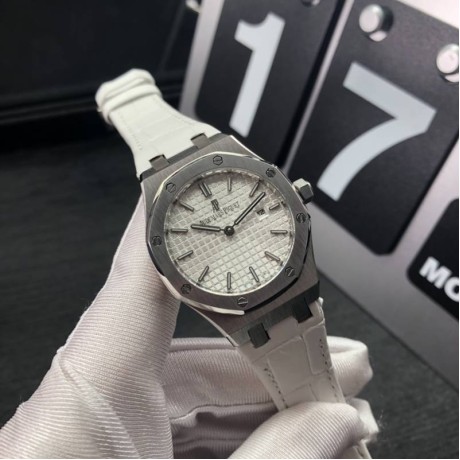 オーデマピゲ【AUDEMARSPIGUET】レディース腕時計33mmAP-JIN-020
