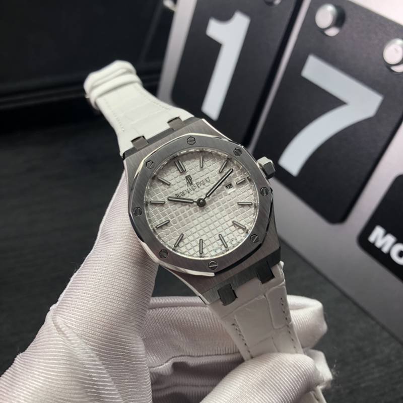 オーデマピゲ【AUDEMARSPIGUET】レディース腕時計33mmAP-JIN-020