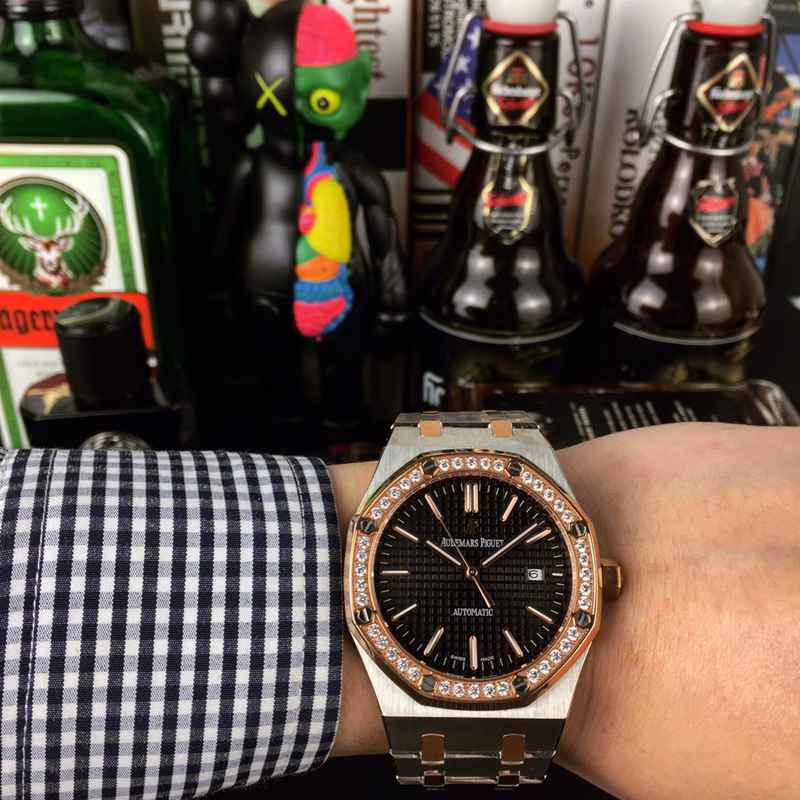 オーデマピゲ【AUDEMARSPIGUET】自動巻きメンズ時計AP-TSH440-028
