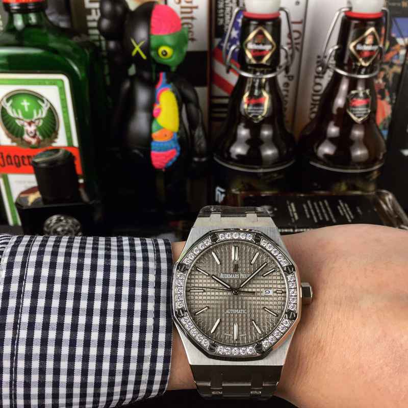 オーデマピゲ【AUDEMARSPIGUET】自動巻きメンズ時計AP-TSH440-031