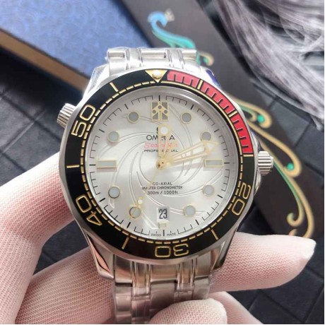 Super品オメガDIVER300MシーマスターSwiss2824ムーブメント搭載GX2002P800-2824-01
