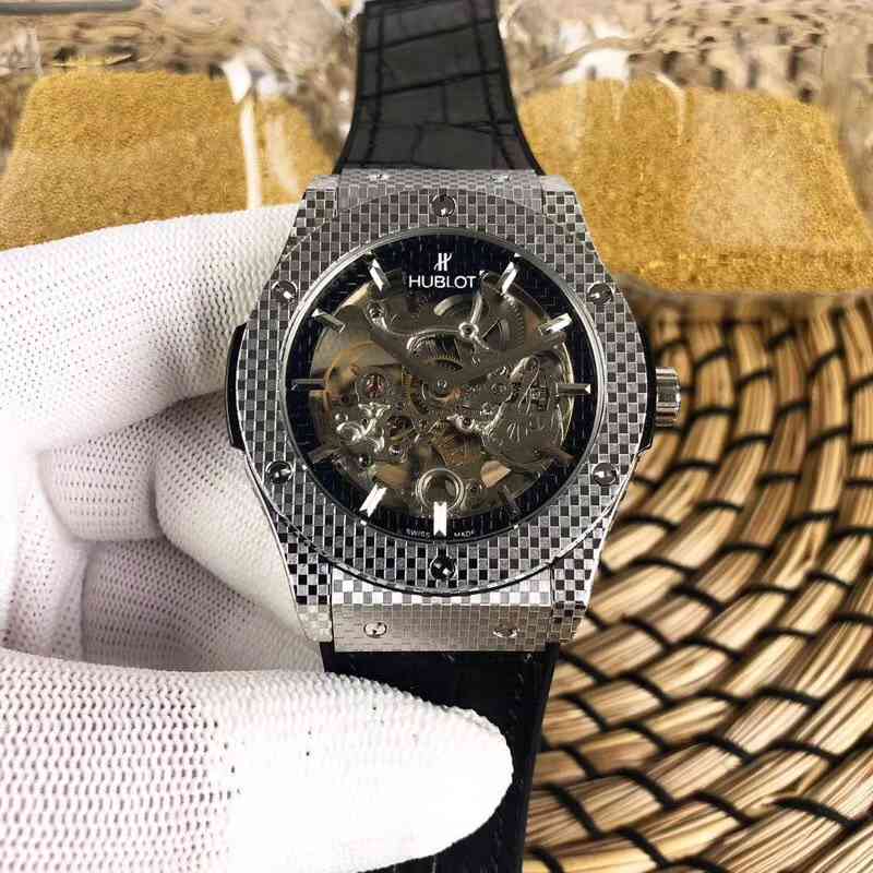 ウブロ（HUBLOT）スーパーコピーメンズビッグバン自動巻き時計HU-TSH400-026