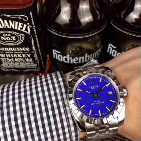 チュードル（TUDOR）スーパーコピーN級品メンズ時計腕時計40mm自動巻きTUD-WD420-12