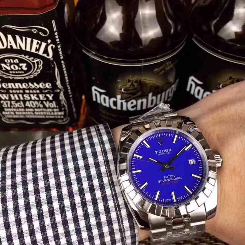 チュードル（TUDOR）スーパーコピーN級品メンズ時計腕時計40mm自動巻きTUD-WD420-12