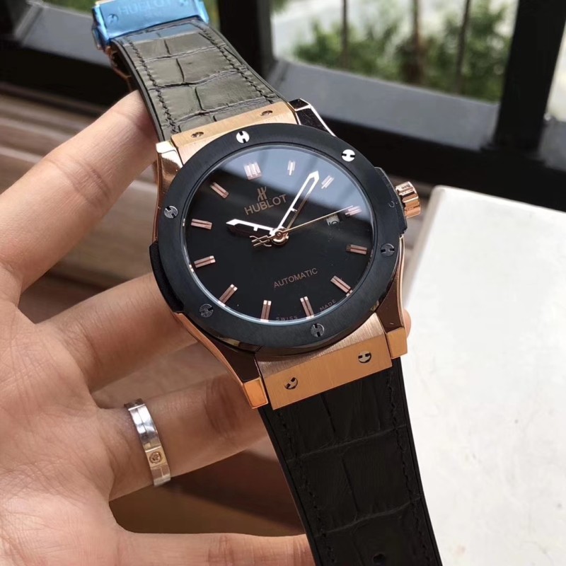 HUBLOTウブロ美品メンズ腕時計クォーツ値下げプライスコピーHU-HYD300-003