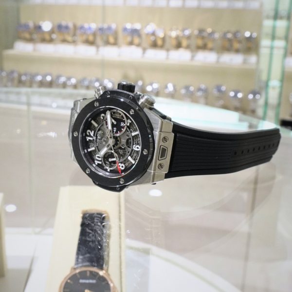 【HUBLOT】春の軽やかな装いにマッチする、スポーティーな一本