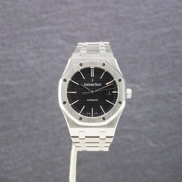 【AUDEMARS PIGUET】時を刻む芸術、ロイヤルオークの美しさに酔いしれる