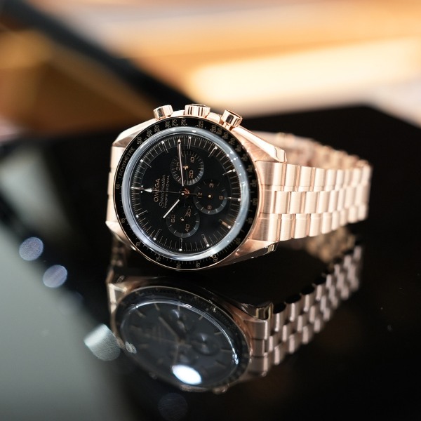 【OMEGA】ゴールドやダイヤなどの華やかな、スピードマスター