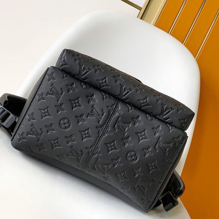 Louis Vuitton ディスカバリー リュック オールレザー ブラック M46553 サイズ:38x29x20cm