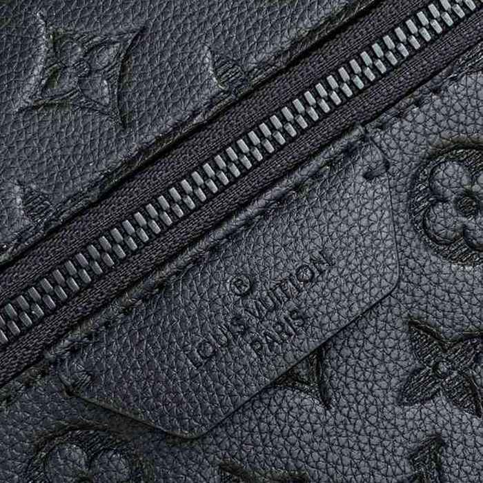 Louis Vuitton ディスカバリー リュック オールレザー ブラック M46553 サイズ:38x29x20cm