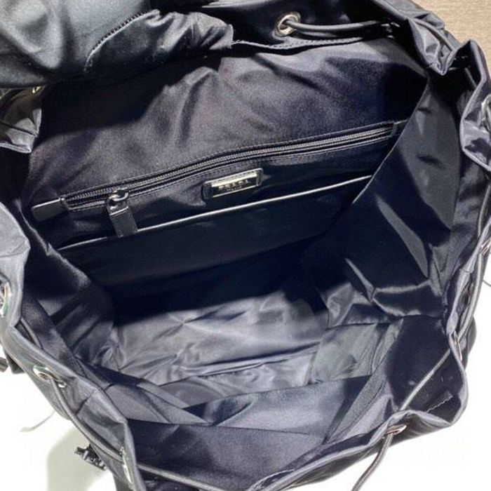 Prada 登山 リュック ナイロン ブラック 2VZ090 サイズ:57x32x19cm
