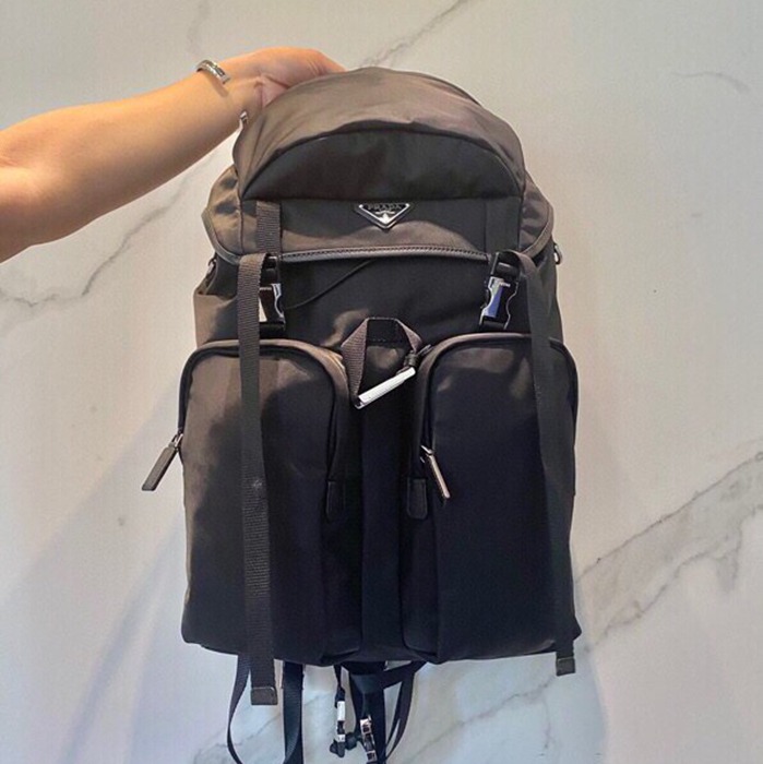 Prada 登山 リュック ナイロン ブラック 2VZ019 サイズ:52x32x19cm