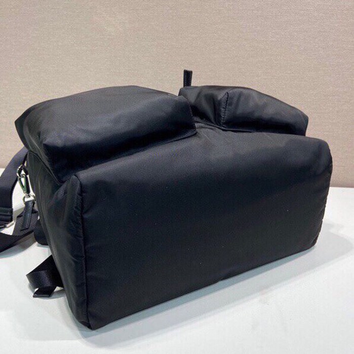 Prada ランウェイ リュック ナイロン ブラック 2VZ108 サイズ:45x38x18cm