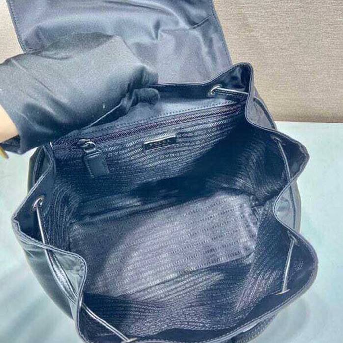 Prada ヴィンテージ リュック ナイロン ブラック 1BZ830 サイズ:32x30x14cm