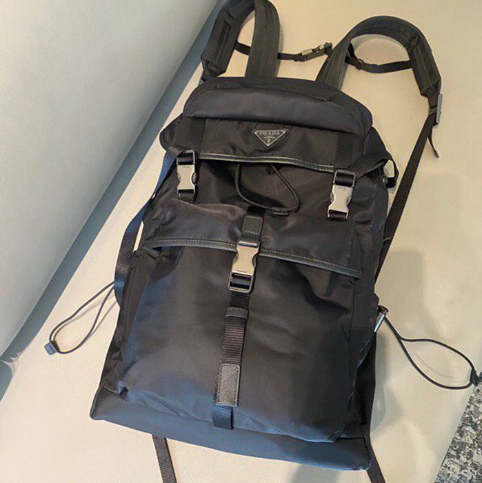 Prada 登山 リュック ナイロン ブラック 2VZ079 サイズ:52x32x19cm