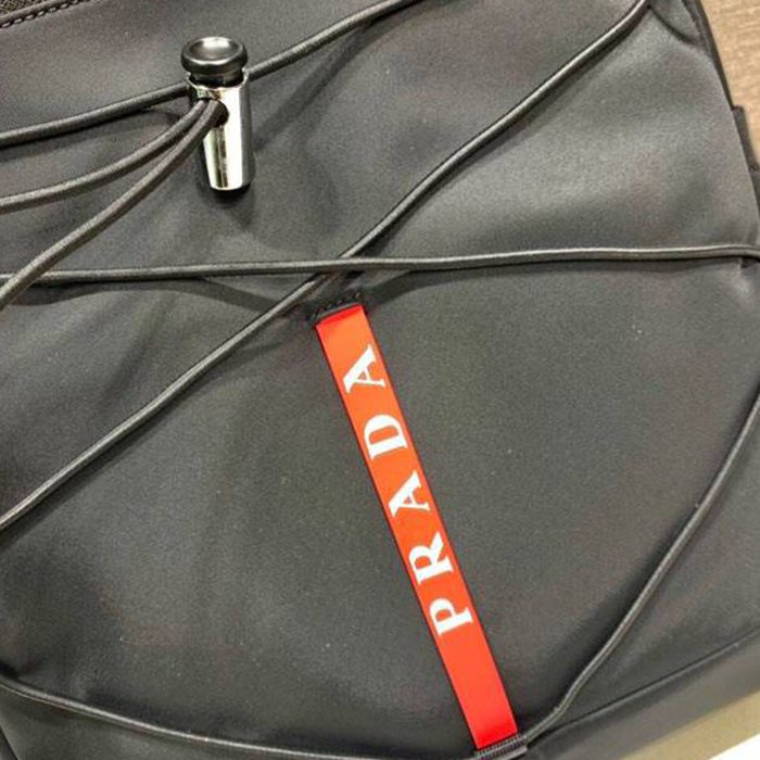 Prada リュック ナイロン ブラック 2VZ085 サイズ:43x40x17cm