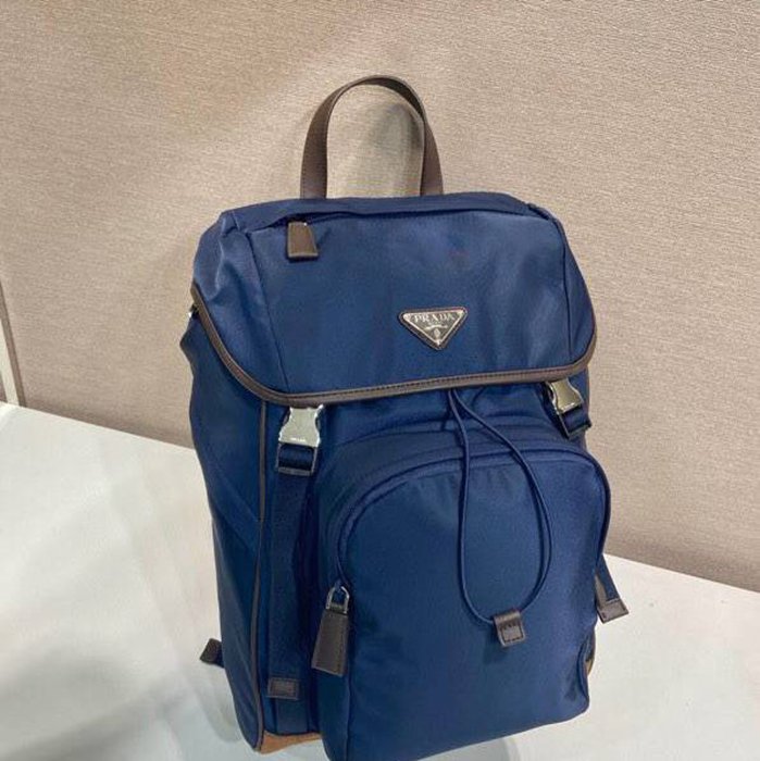 Prada リュック ナイロン ブラック 2VZ135A サイズ:45x27x17cm