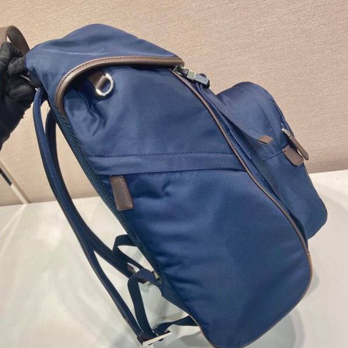 Prada リュック ナイロン ブラック 2VZ135A サイズ:45x27x17cm