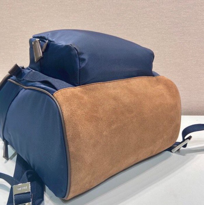 Prada リュック ナイロン ブラック 2VZ135A サイズ:45x27x17cm