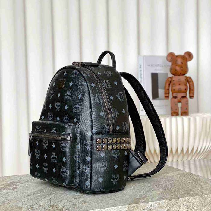 MCM スターク スモールスタッズ リュック クラシックモノグラム ブラック MMK6SVE37CO001 サイズ:33x26x13cm