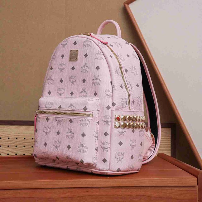 MCM スターク ライトミストピンク スモール クラシックモノグラム ピンク MMK6SVE37CO001 サイズ:33x26x13cm