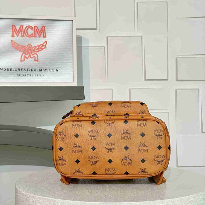MCM スターク アップグレードコニャック スモール クラシックモノグラム コニャック MMK6SVE37CO001 サイズ:33x26x13cm