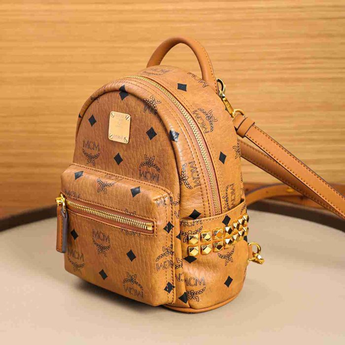 MCM スターク Xミニ スタッズ リュック クラシックモノグラム コニャック MMK6SVE92CO001 サイズ:21x17.5x10cm