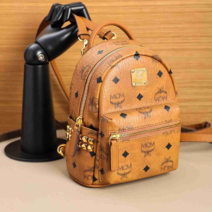 MCM スターク Xミニ スタッズ リュック クラシックモノグラム コニャック MMK6SVE92CO001 サイズ:21x17.5x10cm