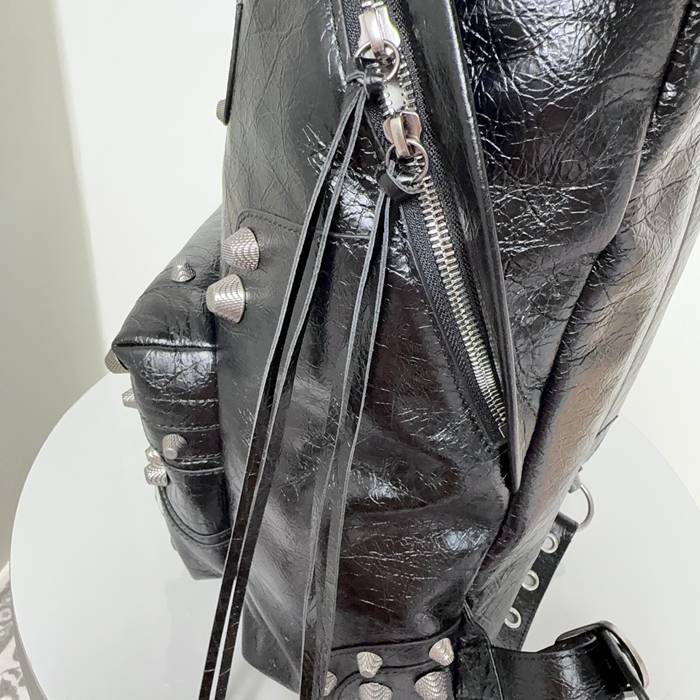 Balenciaga ルカゴール スタッズ リュック オールレザー ブラック 188010 サイズ:46x35x18cm