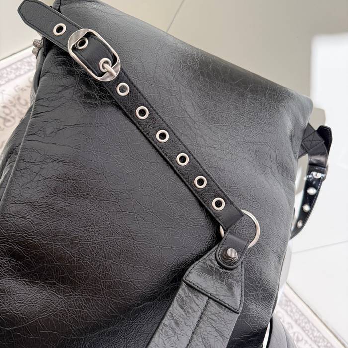 Balenciaga ルカゴール グラフィティ スタッズ リュック オールレザー ブラック 188024 サイズ:46x35x18cm