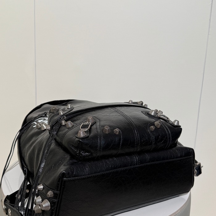 Balenciaga ルカゴール グラフィティ スタッズ リュック オールレザー ブラック 188024 サイズ:46x35x18cm