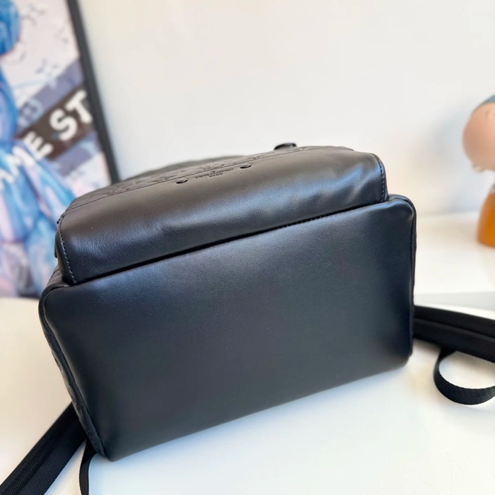 Louis Vuitton レーサー リュック オールレザー ブラック M46109 サイズ:41x33x18cm