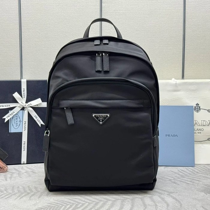 Prada クラシック リュック クロスカーフレザー ブラック 2VH048 サイズ:43.5x31x20cm