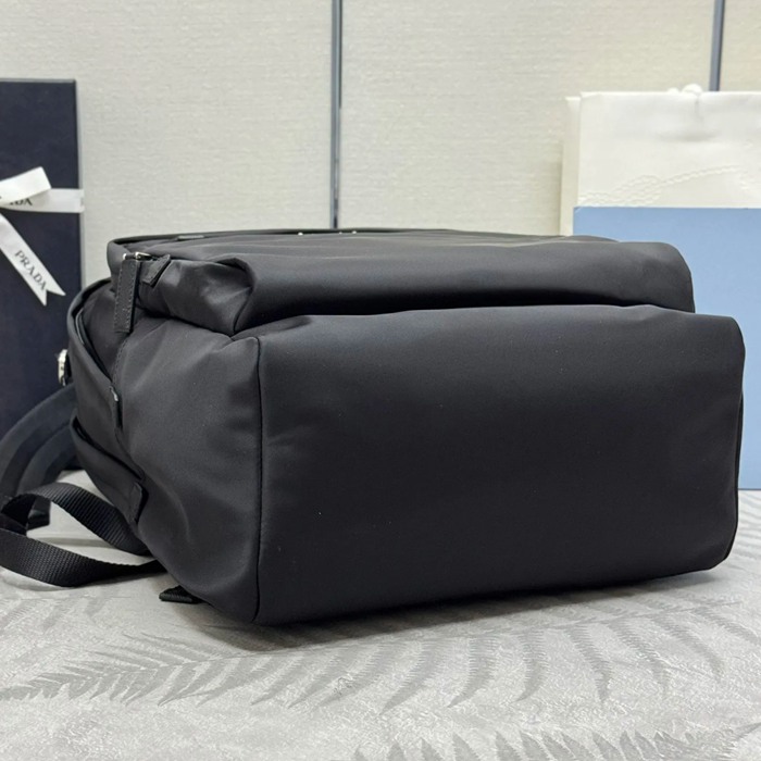 Prada クラシック リュック クロスカーフレザー ブラック 2VH048 サイズ:43.5x31x20cm