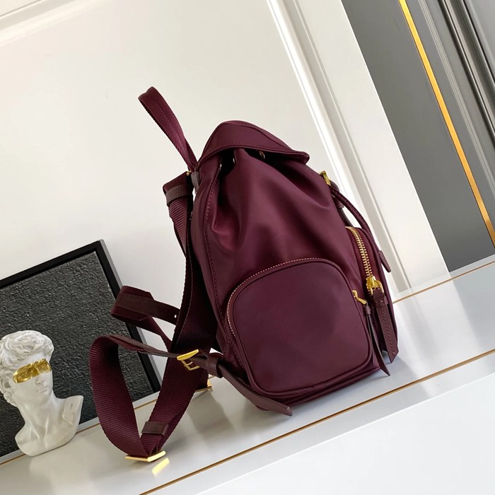 Prada 进口ナイロン リュック ナイロン ブラック 1BZ081 サイズ:29x24.5x12cm