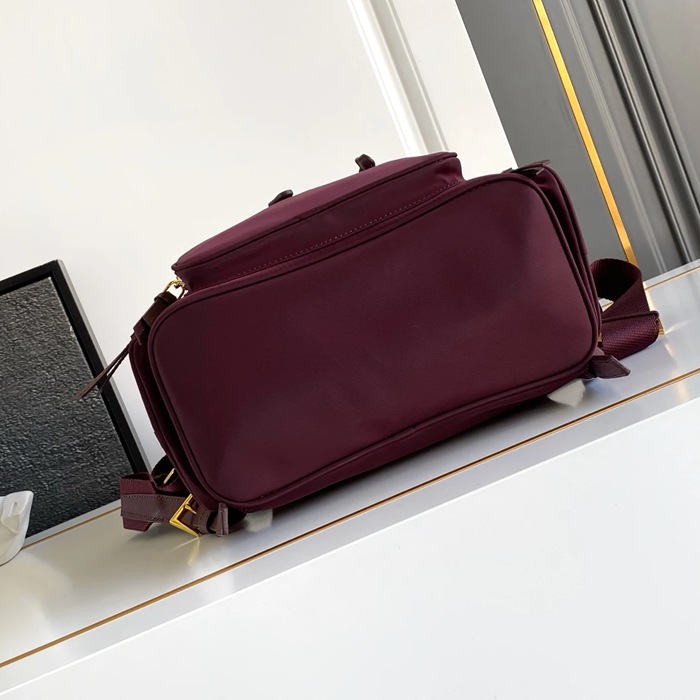 Prada 进口ナイロン リュック ナイロン ブラック 1BZ081 サイズ:29x24.5x12cm