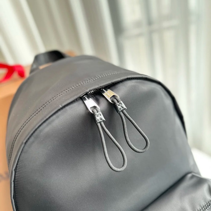 Burberry ヴィンテージタータンチェック ナイロン リュック タータンチェック ブラウン 1091 サイズ:42.5x30.5x14.5cm