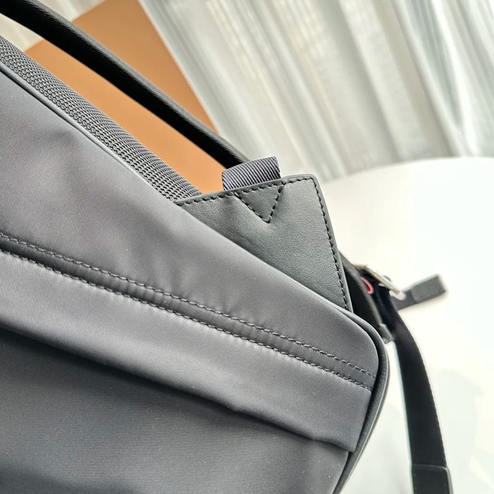 Burberry ヴィンテージタータンチェック ナイロン リュック タータンチェック ブラウン 1091 サイズ:42.5x30.5x14.5cm